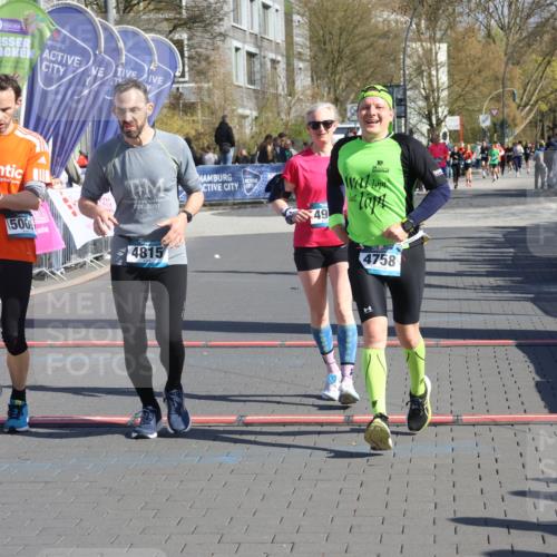 12.04.2026 - 45. Internationalen Wilhelmsburger Insellauf Strokosch-Dieckow http://msf.ph/oto/9455898 12.04.2026 10:44:59 Ziel 2940, 4815, 4758, 5009, 4906 meine-sportfotos.de