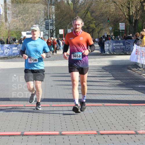 12.04.2026 - 45. Internationalen Wilhelmsburger Insellauf Strokosch-Dieckow http://msf.ph/oto/9455900 12.04.2026 10:32:00 Ziel 2780, 5653, 3706 meine-sportfotos.de