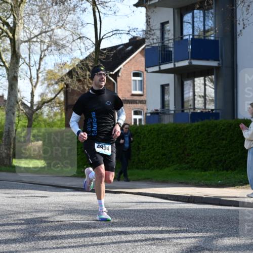 12.04.2026 - 45. Internationalen Wilhelmsburger Insellauf J. Mangold http://msf.ph/oto/9455901 12.04.2026 10:28:28 Ziel 4995, 5833, 3904, 4994, 4831, 3141, 4883, 2979, 3585, 4154, 3473, 4075, 4144, 5316, 5316, 3514, 2793, 3777 meine-sportfotos.de