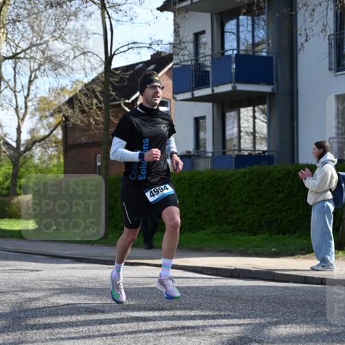 12.04.2026 - 45. Internationalen Wilhelmsburger Insellauf J. Mangold http://msf.ph/oto/9455904 12.04.2026 10:28:28 Ziel 4995, 5833, 3904, 4994, 4831, 3141, 4883, 2979, 3585, 4154, 3473, 4075, 4144, 5316, 5316, 3514, 2793, 3777 meine-sportfotos.de