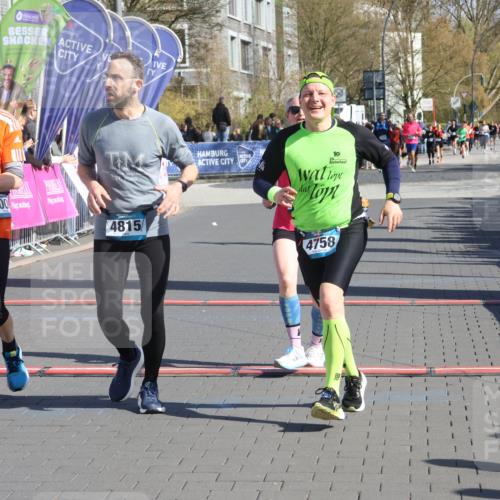 12.04.2026 - 45. Internationalen Wilhelmsburger Insellauf Strokosch-Dieckow http://msf.ph/oto/9455912 12.04.2026 10:44:59 Ziel 2940, 4815, 4758, 5009, 4906 meine-sportfotos.de
