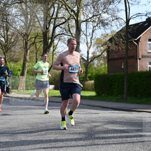 12.04.2026 - 45. Internationalen Wilhelmsburger Insellauf J. Mangold http://msf.ph/oto/9455913 12.04.2026 10:28:29 Ziel 4995, 5833, 3904, 4994, 4831, 3141, 4883, 2979, 3585, 4154, 3473, 4075, 4144, 5316, 3514, 2793, 3777, 4979, 4087 meine-sportfotos.de