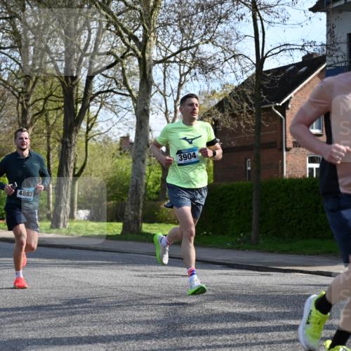12.04.2026 - 45. Internationalen Wilhelmsburger Insellauf J. Mangold http://msf.ph/oto/9455923 12.04.2026 10:28:30 Ziel 4995, 5833, 3904, 4994, 4831, 3141, 4883, 2979, 3585, 4154, 3473, 4075, 4075, 4144, 5316, 3514, 2793, 3777, 4979, 4087 meine-sportfotos.de