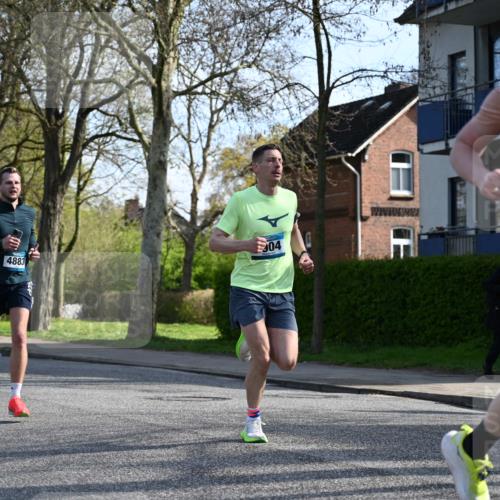 12.04.2026 - 45. Internationalen Wilhelmsburger Insellauf J. Mangold http://msf.ph/oto/9455927 12.04.2026 10:28:31 Ziel 4995, 5833, 3904, 4994, 4831, 3141, 4883, 2979, 3585, 4154, 3473, 4075, 4144, 5316, 3514, 2793, 3777, 4979, 4087 meine-sportfotos.de