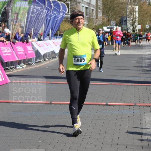 12.04.2026 - 45. Internationalen Wilhelmsburger Insellauf Strokosch-Dieckow http://msf.ph/oto/9455930 12.04.2026 10:45:06 Ziel 5805, 2920 meine-sportfotos.de