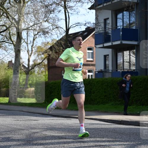 12.04.2026 - 45. Internationalen Wilhelmsburger Insellauf J. Mangold http://msf.ph/oto/9455933 12.04.2026 10:28:31 Ziel 4995, 5833, 3904, 4994, 4831, 3141, 4883, 2979, 3585, 4154, 3473, 4075, 4144, 5316, 3514, 2793, 3777, 4979, 4087 meine-sportfotos.de