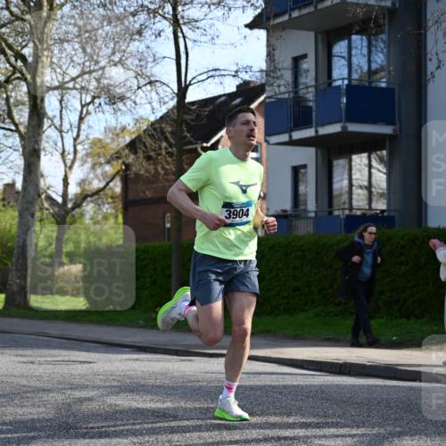 12.04.2026 - 45. Internationalen Wilhelmsburger Insellauf J. Mangold http://msf.ph/oto/9455936 12.04.2026 10:28:31 Ziel 4995, 5833, 3904, 4994, 4831, 3141, 4883, 2979, 3585, 4154, 3473, 4075, 4144, 5316, 3514, 2793, 3777, 4979, 4087 meine-sportfotos.de