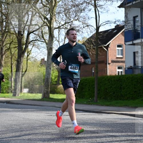 12.04.2026 - 45. Internationalen Wilhelmsburger Insellauf J. Mangold http://msf.ph/oto/9455938 12.04.2026 10:28:32 Ziel 4995, 5833, 3904, 4994, 4831, 3141, 4883, 2979, 3585, 4154, 3473, 4075, 4144, 5316, 3514, 3514, 2793, 3777, 4979, 4087 meine-sportfotos.de