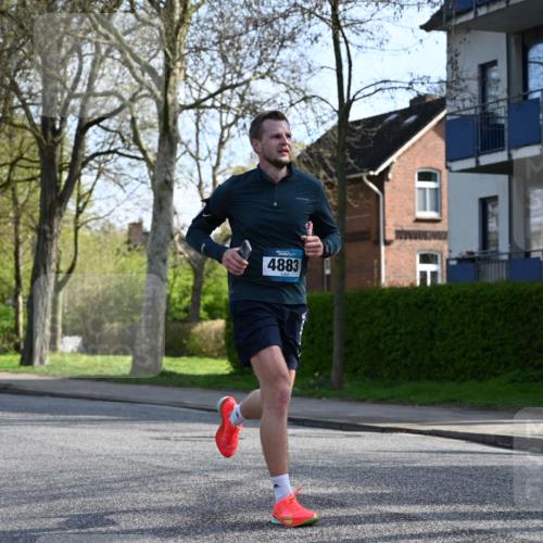 12.04.2026 - 45. Internationalen Wilhelmsburger Insellauf J. Mangold http://msf.ph/oto/9455940 12.04.2026 10:28:32 Ziel 4995, 5833, 3904, 4994, 4831, 3141, 4883, 2979, 3585, 4154, 3473, 4075, 4144, 5316, 3514, 3514, 2793, 3777, 4979, 4087 meine-sportfotos.de