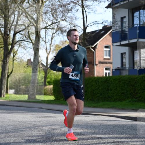 12.04.2026 - 45. Internationalen Wilhelmsburger Insellauf J. Mangold http://msf.ph/oto/9455942 12.04.2026 10:28:32 Ziel 4995, 5833, 3904, 4994, 4831, 3141, 4883, 2979, 3585, 4154, 3473, 4075, 4144, 5316, 3514, 3514, 2793, 3777, 4979, 4087 meine-sportfotos.de