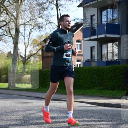 12.04.2026 - 45. Internationalen Wilhelmsburger Insellauf J. Mangold http://msf.ph/oto/9455946 12.04.2026 10:28:32 Ziel 4995, 5833, 3904, 4994, 4831, 3141, 4883, 2979, 3585, 4154, 3473, 4075, 4144, 5316, 3514, 3514, 2793, 3777, 4979, 4087 meine-sportfotos.de