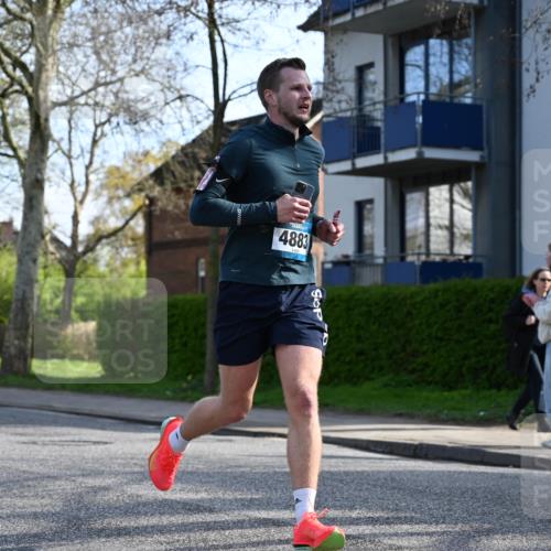 12.04.2026 - 45. Internationalen Wilhelmsburger Insellauf J. Mangold http://msf.ph/oto/9455948 12.04.2026 10:28:32 Ziel 4995, 5833, 3904, 4994, 4831, 3141, 4883, 2979, 3585, 4154, 3473, 4075, 4144, 5316, 3514, 3514, 2793, 3777, 4979, 4087 meine-sportfotos.de