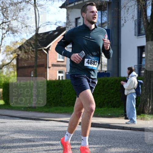 12.04.2026 - 45. Internationalen Wilhelmsburger Insellauf J. Mangold http://msf.ph/oto/9455955 12.04.2026 10:28:32 Ziel 4995, 5833, 3904, 4994, 4831, 3141, 4883, 2979, 3585, 4154, 3473, 4075, 4144, 5316, 3514, 3514, 2793, 3777, 4979, 4087 meine-sportfotos.de