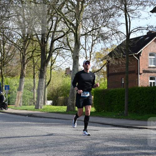 12.04.2026 - 45. Internationalen Wilhelmsburger Insellauf J. Mangold http://msf.ph/oto/9455958 12.04.2026 10:28:34 Ziel 3904, 4994, 4831, 3141, 4883, 2979, 3585, 4154, 3473, 4075, 4144, 4144, 5316, 3514, 2793, 3777, 4979, 4087, 3735 meine-sportfotos.de