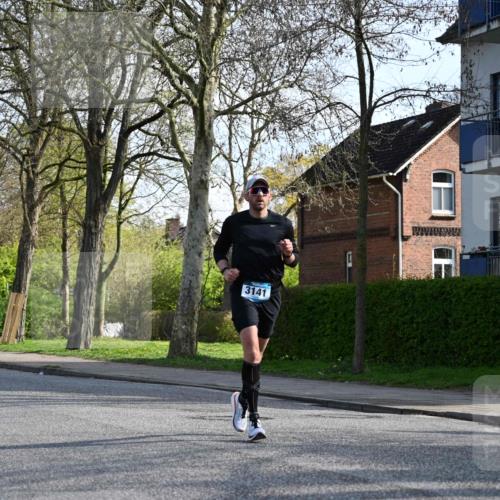12.04.2026 - 45. Internationalen Wilhelmsburger Insellauf J. Mangold http://msf.ph/oto/9455963 12.04.2026 10:28:34 Ziel 3904, 4994, 4831, 3141, 4883, 2979, 3585, 4154, 3473, 4075, 4144, 4144, 5316, 3514, 2793, 3777, 4979, 4087, 3735 meine-sportfotos.de