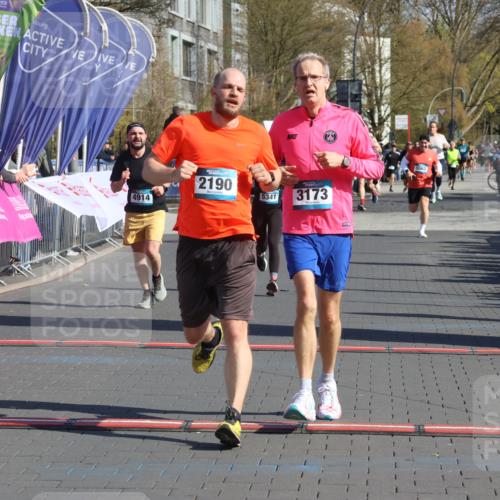 12.04.2026 - 45. Internationalen Wilhelmsburger Insellauf Strokosch-Dieckow http://msf.ph/oto/9455965 12.04.2026 10:45:14 Ziel 3173, 2190, 4914, 5341, 5435 meine-sportfotos.de