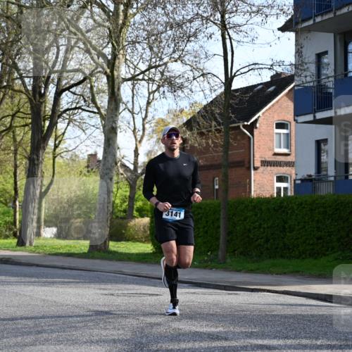 12.04.2026 - 45. Internationalen Wilhelmsburger Insellauf J. Mangold http://msf.ph/oto/9455967 12.04.2026 10:28:34 Ziel 3904, 4994, 4831, 3141, 4883, 2979, 3585, 4154, 3473, 4075, 4144, 4144, 5316, 3514, 2793, 3777, 4979, 4087, 3735 meine-sportfotos.de