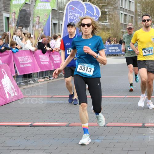12.04.2026 - 45. Internationalen Wilhelmsburger Insellauf Strokosch-Dieckow http://msf.ph/oto/9455968 12.04.2026 13:03:47 Ziel 3313, 4743 meine-sportfotos.de