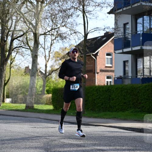 12.04.2026 - 45. Internationalen Wilhelmsburger Insellauf J. Mangold http://msf.ph/oto/9455971 12.04.2026 10:28:34 Ziel 3904, 4994, 4831, 3141, 4883, 2979, 3585, 4154, 3473, 4075, 4144, 4144, 5316, 3514, 2793, 3777, 4979, 4087, 3735 meine-sportfotos.de
