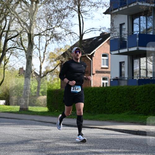 12.04.2026 - 45. Internationalen Wilhelmsburger Insellauf J. Mangold http://msf.ph/oto/9455974 12.04.2026 10:28:34 Ziel 3904, 4994, 4831, 3141, 4883, 2979, 3585, 4154, 3473, 4075, 4144, 4144, 5316, 3514, 2793, 3777, 4979, 4087, 3735 meine-sportfotos.de