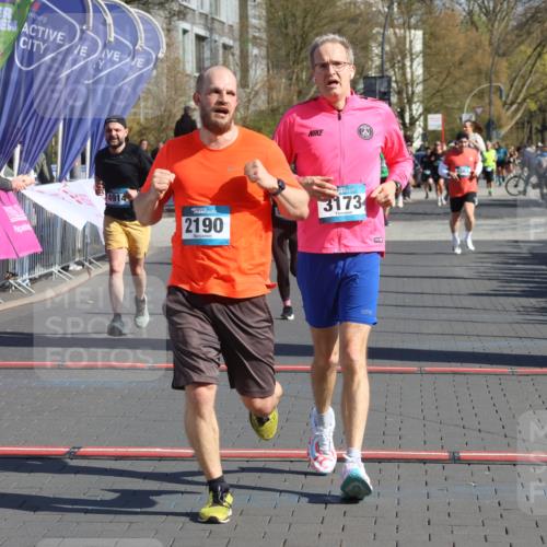 12.04.2026 - 45. Internationalen Wilhelmsburger Insellauf Strokosch-Dieckow http://msf.ph/oto/9455983 12.04.2026 10:45:14 Ziel 3173, 2190, 4914, 5341, 5435 meine-sportfotos.de