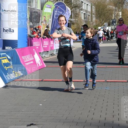 12.04.2026 - 45. Internationalen Wilhelmsburger Insellauf Strokosch-Dieckow http://msf.ph/oto/9455990 12.04.2026 11:02:29 Ziel 2417, 5605, 4613, 3178 meine-sportfotos.de