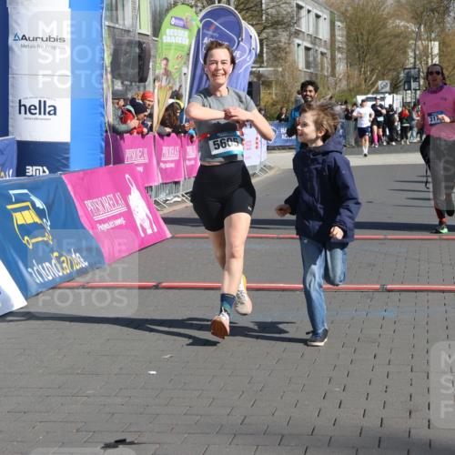 12.04.2026 - 45. Internationalen Wilhelmsburger Insellauf Strokosch-Dieckow http://msf.ph/oto/9455997 12.04.2026 11:02:29 Ziel 2417, 5605, 4613, 3178 meine-sportfotos.de