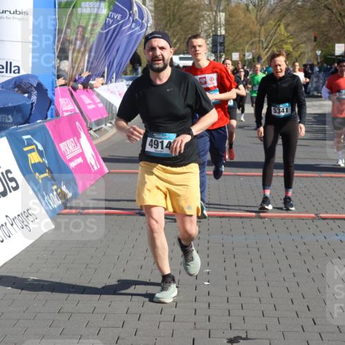 12.04.2026 - 45. Internationalen Wilhelmsburger Insellauf Strokosch-Dieckow http://msf.ph/oto/9455999 12.04.2026 10:45:18 Ziel 3173, 2190, 4914, 5341, 5435, 5563, 2075 meine-sportfotos.de