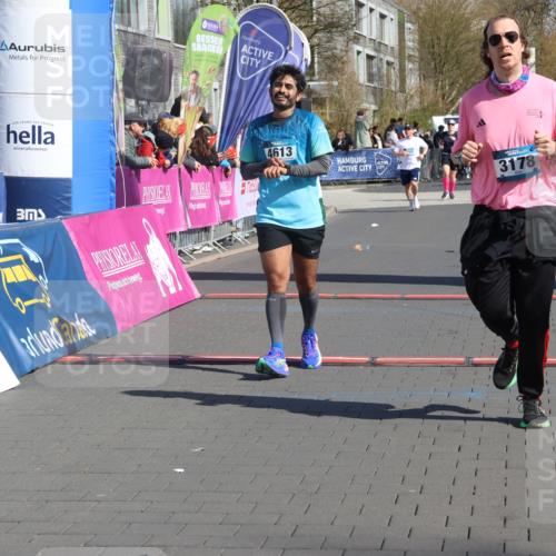 12.04.2026 - 45. Internationalen Wilhelmsburger Insellauf Strokosch-Dieckow http://msf.ph/oto/9456019 12.04.2026 11:02:32 Ziel 5605, 4613, 3178 meine-sportfotos.de