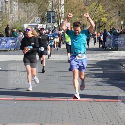 12.04.2026 - 45. Internationalen Wilhelmsburger Insellauf Strokosch-Dieckow http://msf.ph/oto/9456027 12.04.2026 10:45:29 Ziel 3416, 2899, 4785 meine-sportfotos.de