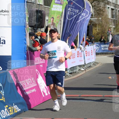 12.04.2026 - 45. Internationalen Wilhelmsburger Insellauf Strokosch-Dieckow http://msf.ph/oto/9456033 12.04.2026 11:02:40 Ziel 4759, 4630, 4069 meine-sportfotos.de