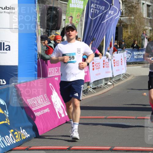12.04.2026 - 45. Internationalen Wilhelmsburger Insellauf Strokosch-Dieckow http://msf.ph/oto/9456039 12.04.2026 11:02:40 Ziel 4759, 4630, 4069 meine-sportfotos.de