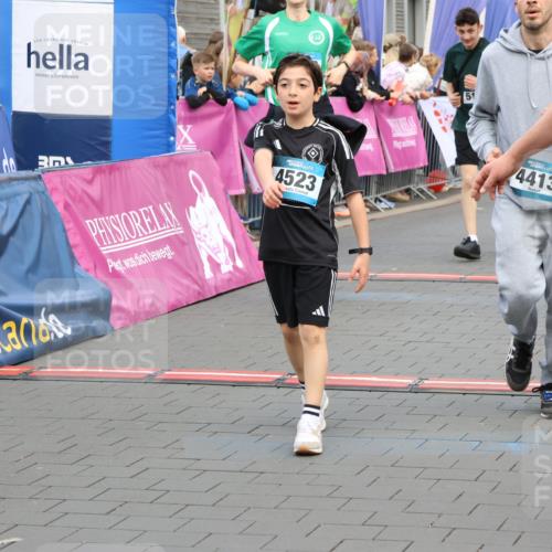 12.04.2026 - 45. Internationalen Wilhelmsburger Insellauf Strokosch-Dieckow http://msf.ph/oto/9456051 12.04.2026 13:03:35 Ziel 4523 meine-sportfotos.de