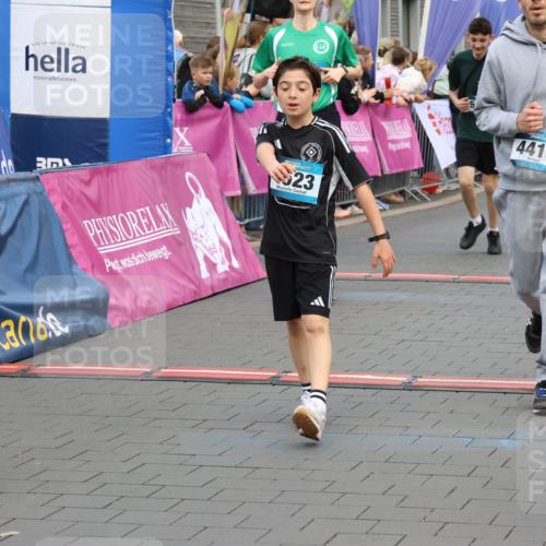 12.04.2026 - 45. Internationalen Wilhelmsburger Insellauf Strokosch-Dieckow http://msf.ph/oto/9456059 12.04.2026 13:03:35 Ziel 4523 meine-sportfotos.de