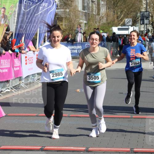 12.04.2026 - 45. Internationalen Wilhelmsburger Insellauf Strokosch-Dieckow http://msf.ph/oto/9456060 12.04.2026 11:02:46 Ziel 4069, 2985, 3505, 3009, 2962, 2919 meine-sportfotos.de