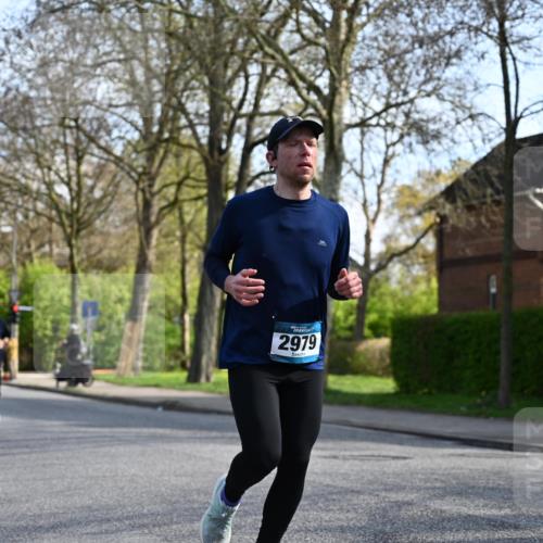 12.04.2026 - 45. Internationalen Wilhelmsburger Insellauf J. Mangold http://msf.ph/oto/9456070 12.04.2026 10:28:35 Ziel 3904, 4994, 4831, 3141, 4883, 2979, 3585, 4154, 3473, 4075, 4144, 5316, 3514, 2793, 3777, 4979, 4087, 3735 meine-sportfotos.de