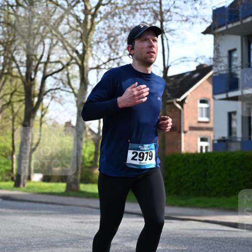 12.04.2026 - 45. Internationalen Wilhelmsburger Insellauf J. Mangold http://msf.ph/oto/9456078 12.04.2026 10:28:36 Ziel 3904, 4994, 4831, 3141, 4883, 2979, 3585, 4154, 3473, 4075, 4144, 5316, 3514, 2793, 2793, 3777, 4979, 4087, 3735 meine-sportfotos.de