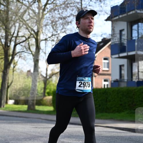 12.04.2026 - 45. Internationalen Wilhelmsburger Insellauf J. Mangold http://msf.ph/oto/9456079 12.04.2026 10:28:36 Ziel 3904, 4994, 4831, 3141, 4883, 2979, 3585, 4154, 3473, 4075, 4144, 5316, 3514, 2793, 2793, 3777, 4979, 4087, 3735 meine-sportfotos.de