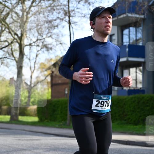 12.04.2026 - 45. Internationalen Wilhelmsburger Insellauf J. Mangold http://msf.ph/oto/9456081 12.04.2026 10:28:36 Ziel 3904, 4994, 4831, 3141, 4883, 2979, 3585, 4154, 3473, 4075, 4144, 5316, 3514, 2793, 2793, 3777, 4979, 4087, 3735 meine-sportfotos.de