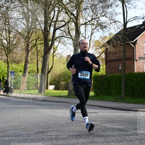 12.04.2026 - 45. Internationalen Wilhelmsburger Insellauf J. Mangold http://msf.ph/oto/9456088 12.04.2026 10:28:38 Ziel 3904, 4994, 4831, 3141, 4883, 2979, 3585, 4154, 3473, 4075, 4144, 5316, 3514, 2793, 3777, 4979, 4087, 3735 meine-sportfotos.de