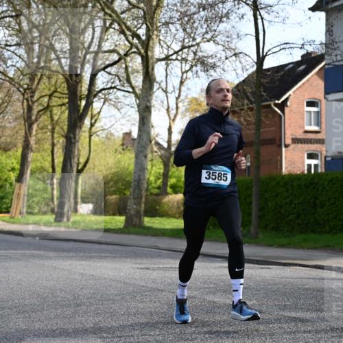 12.04.2026 - 45. Internationalen Wilhelmsburger Insellauf J. Mangold http://msf.ph/oto/9456091 12.04.2026 10:28:39 Ziel 4831, 3141, 4883, 2979, 3585, 4154, 3473, 4075, 4144, 5316, 3514, 2793, 3777, 4979, 4087, 3735, 3778 meine-sportfotos.de