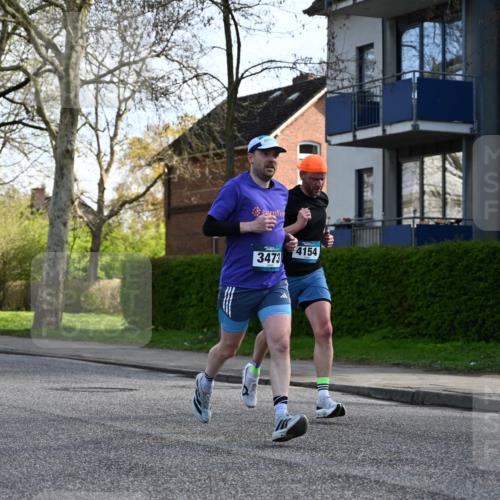 12.04.2026 - 45. Internationalen Wilhelmsburger Insellauf J. Mangold http://msf.ph/oto/9456098 12.04.2026 10:28:43 Ziel 3141, 4883, 2979, 3585, 4154, 3473, 4075, 4144, 5316, 3514, 2793, 3777, 4979, 4087, 3735, 3778 meine-sportfotos.de