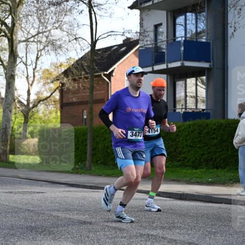 12.04.2026 - 45. Internationalen Wilhelmsburger Insellauf J. Mangold http://msf.ph/oto/9456100 12.04.2026 10:28:43 Ziel 3141, 4883, 2979, 3585, 4154, 3473, 4075, 4144, 5316, 3514, 2793, 3777, 4979, 4087, 3735, 3778 meine-sportfotos.de