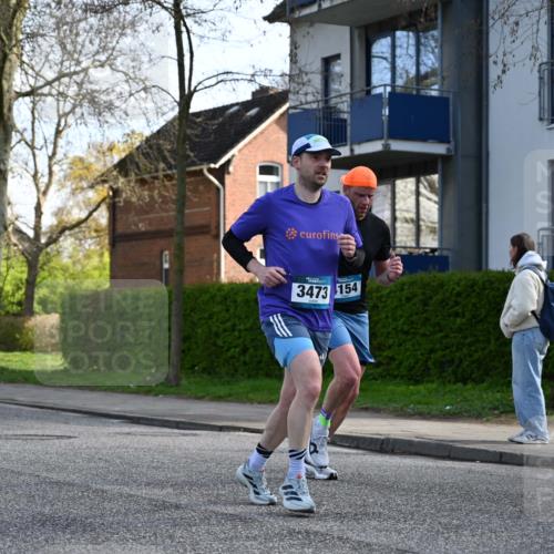 12.04.2026 - 45. Internationalen Wilhelmsburger Insellauf J. Mangold http://msf.ph/oto/9456101 12.04.2026 10:28:44 Ziel 2979, 3585, 4154, 3473, 4075, 4144, 5316, 3514, 3514, 2793, 3777, 4979, 4087, 3735, 3778, 4975 meine-sportfotos.de