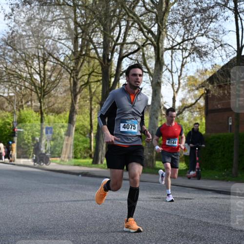 12.04.2026 - 45. Internationalen Wilhelmsburger Insellauf J. Mangold http://msf.ph/oto/9456115 12.04.2026 10:28:45 Ziel 2979, 3585, 4154, 3473, 4075, 4144, 5316, 3514, 2793, 3777, 4979, 4087, 3735, 3778, 4975 meine-sportfotos.de