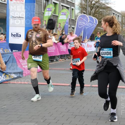 12.04.2026 - 45. Internationalen Wilhelmsburger Insellauf Strokosch-Dieckow http://msf.ph/oto/9456116 12.04.2026 13:03:30 Ziel 4816, 5162 meine-sportfotos.de