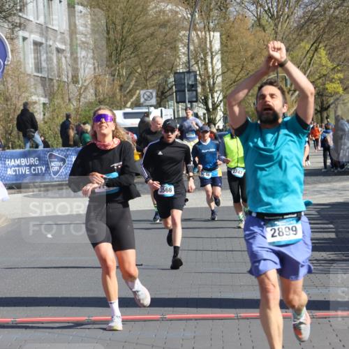 12.04.2026 - 45. Internationalen Wilhelmsburger Insellauf Strokosch-Dieckow http://msf.ph/oto/9456117 12.04.2026 10:45:31 Ziel 2899, 4785, 3566 meine-sportfotos.de