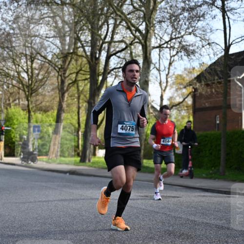 12.04.2026 - 45. Internationalen Wilhelmsburger Insellauf J. Mangold http://msf.ph/oto/9456118 12.04.2026 10:28:45 Ziel 2979, 3585, 4154, 3473, 4075, 4144, 5316, 3514, 2793, 3777, 4979, 4087, 3735, 3778, 4975 meine-sportfotos.de