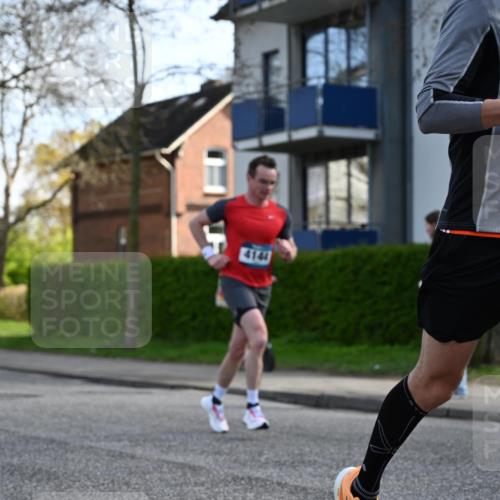 12.04.2026 - 45. Internationalen Wilhelmsburger Insellauf J. Mangold http://msf.ph/oto/9456121 12.04.2026 10:28:47 Ziel 2979, 3585, 4154, 3473, 4075, 4144, 5316, 3514, 2793, 3777, 4979, 4087, 3735, 3778, 4975 meine-sportfotos.de