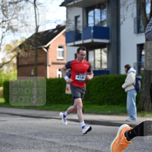 12.04.2026 - 45. Internationalen Wilhelmsburger Insellauf J. Mangold http://msf.ph/oto/9456123 12.04.2026 10:28:47 Ziel 2979, 3585, 4154, 3473, 4075, 4144, 5316, 3514, 2793, 3777, 4979, 4087, 3735, 3778, 4975 meine-sportfotos.de
